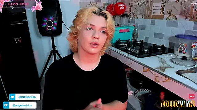 adam angelssss online show from November 18, 2025, 9:30 pm