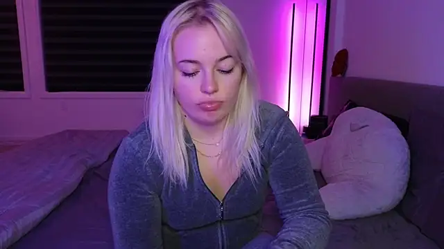 Snapshot of margot_robbie7 chatting on October 16, 2025, 11:17 pm margot robbie7 online show from October 16, 2025, 11:17 pm