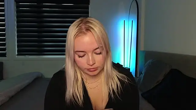 Snapshot of margot_robbie7 chatting on October 23, 2025, 10:08 pm margot robbie7 online show from October 23, 2025, 10:08 pm