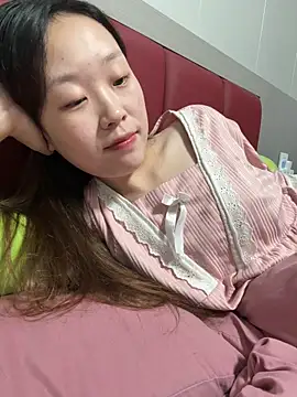 Minnie-66 online show from October 2, 2025, 12:01 pm