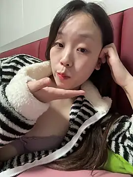 Minnie-66 online show from October 19, 2025, 12:06 pm