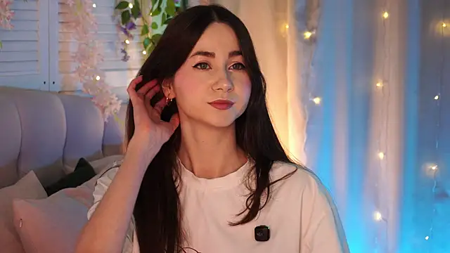 EvaMossi online show from April 20, 2026, 5:32 am