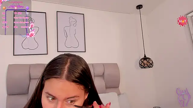 Hanna Evans   online show from November 24, 2025, 4:34 am