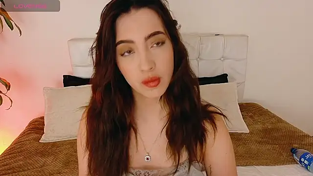 Snapshot of Rebbecawhite_meow chatting on September 14, 2025, 5:01 pm Rebbecawhite meow online show from September 14, 2025, 5:01 pm