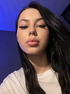 Leya Foxhall online show from September 17, 2025, 11:39 pm