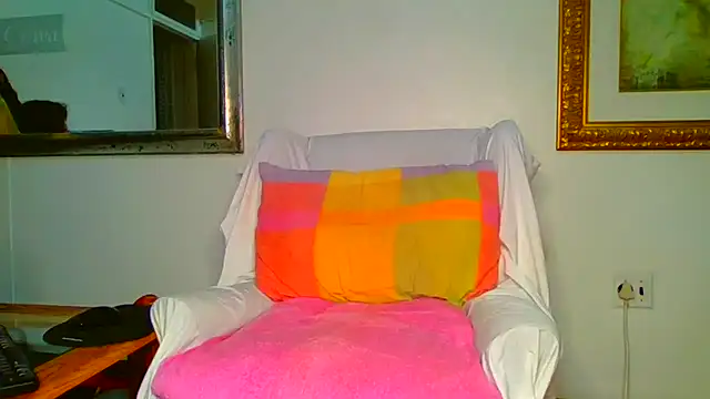 ModelZoee online show from March 16, 2026, 6:23 pm