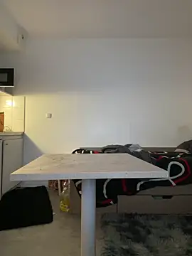 Renoirmonter online show from March 7, 2026, 8:06 pm