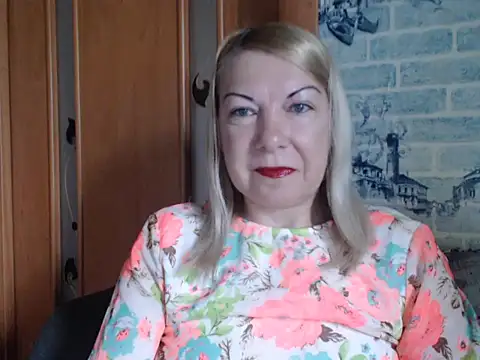 Snapshot of Lillia_Ray chatting on May 17, 2026, 6:55 am Lillia Ray online show from May 17, 2026, 6:55 am