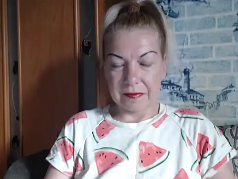 Snapshot of Lillia_Ray chatting on May 30, 2026, 9:39 am Lillia Ray online show from May 30, 2026, 9:39 am