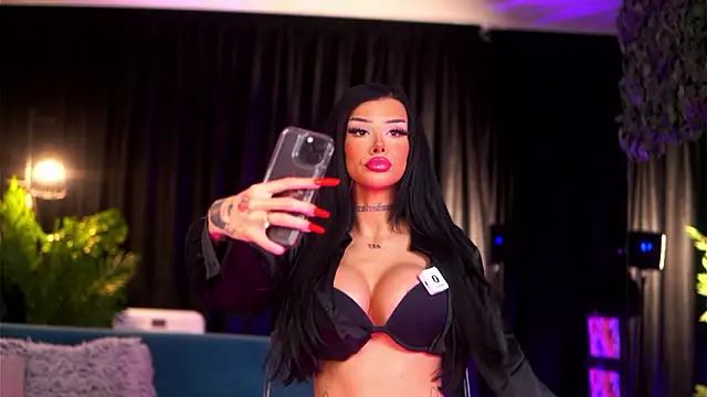 ChicaOra online show from February 27, 2026, 10:32 pm