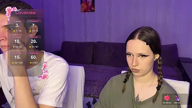 Romanhavesweetydick777 online show from October 31, 2025, 5:14 pm