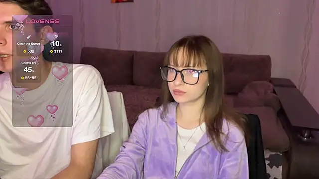 Romanhavesweetydick777 online show from November 14, 2025, 4:38 pm