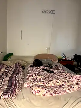 DarkVelvet online show from November 5, 2025, 4:29 pm