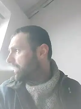 Snapshot of MaksDzubaV chatting on March 19, 2025, 12:34 pm MaksDzubaV online show from March 19, 2025, 12:34 pm