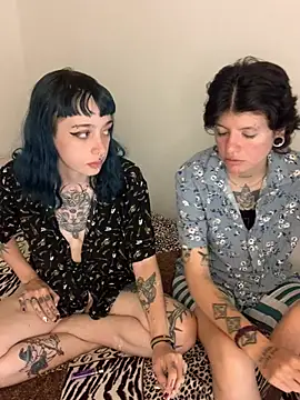 Snapshot of lovelockedlips chatting on January 18, 2026, 11:41 pm lovelockedlips online show from January 18, 2026, 11:41 pm