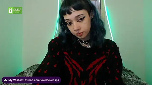 Snapshot of lovelockedlips chatting on February 4, 2026, 2:23 pm lovelockedlips online show from February 4, 2026, 2:23 pm