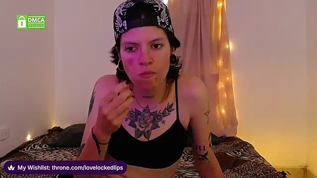 Snapshot of lovelockedlips chatting on February 19, 2026, 3:13 am lovelockedlips online show from February 19, 2026, 3:13 am