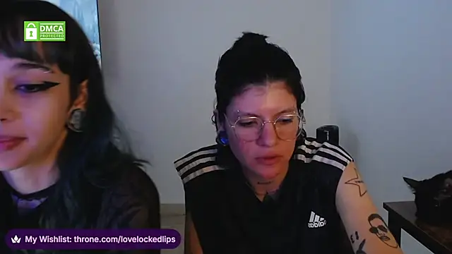 Snapshot of lovelockedlips chatting on March 10, 2026, 4:50 am lovelockedlips online show from March 10, 2026, 4:50 am