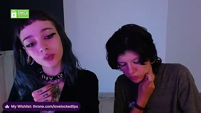 Snapshot of lovelockedlips chatting on March 17, 2026, 4:50 am lovelockedlips online show from March 17, 2026, 4:50 am