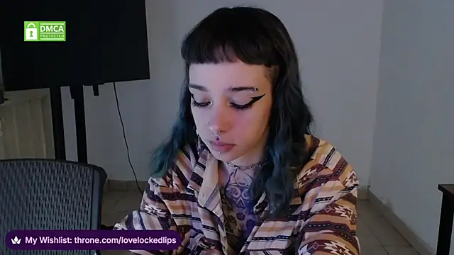 Snapshot of lovelockedlips chatting on March 19, 2026, 2:04 am lovelockedlips online show from March 19, 2026, 2:04 am