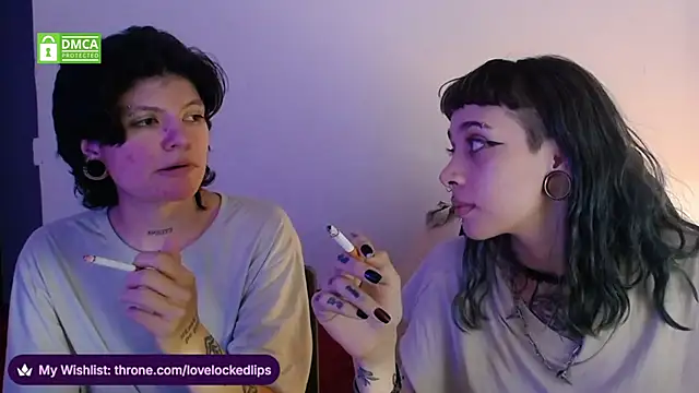 Snapshot of lovelockedlips chatting on March 25, 2026, 12:49 am lovelockedlips online show from March 25, 2026, 12:49 am