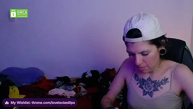 Snapshot of lovelockedlips chatting on April 2, 2026, 2:53 am lovelockedlips online show from April 2, 2026, 2:53 am