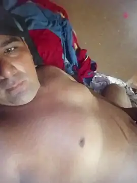 Snapshot of ErnestoASB chatting on November 3, 2025, 7:37 pm ErnestoASB online show from November 3, 2025, 7:37 pm