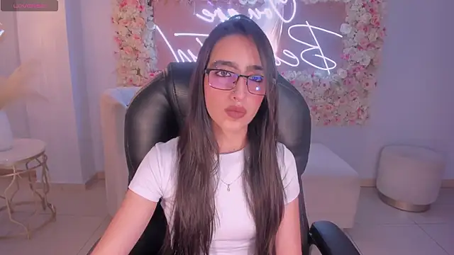 LarisaSmirnov online show from November 27, 2025, 5:20 am