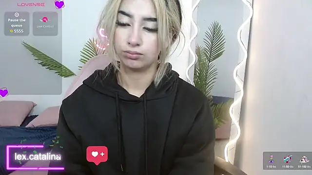 Malory tay1 online show from September 21, 2025, 11:45 am