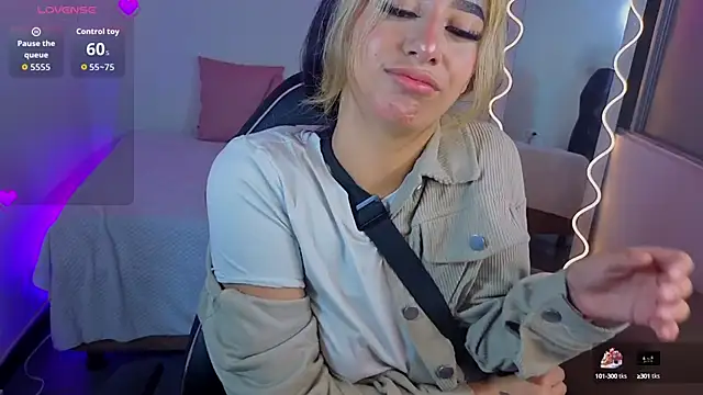 Malory tay1 online show from October 10, 2025, 7:02 pm