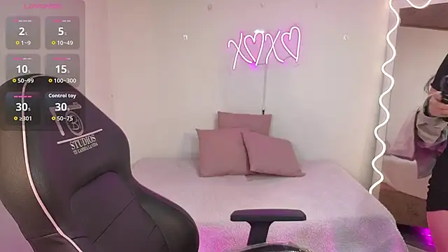 Malory tay1 online show from December 19, 2025, 6:59 pm