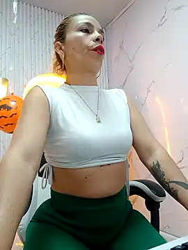 ferchisconejita online show from October 6, 2025, 1:08 pm