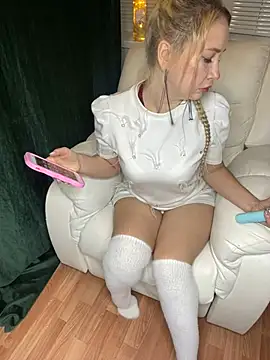 Snapshot of Nikusia chatting on March 21, 2025, 4:07 pm Nikusia online show from March 21, 2025, 4:07 pm