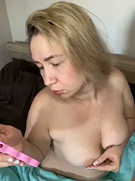 Snapshot of Nikusia chatting on March 23, 2025, 7:31 am Nikusia online show from March 23, 2025, 7:31 am