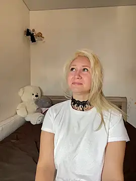 Snapshot of Nikusia chatting on October 5, 2025, 7:50 am Nikusia online show from October 5, 2025, 7:50 am