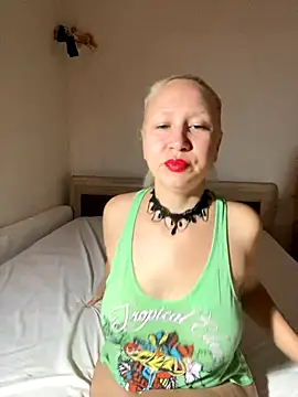 Snapshot of Nikusia chatting on October 10, 2025, 2:05 pm Nikusia online show from October 10, 2025, 2:05 pm