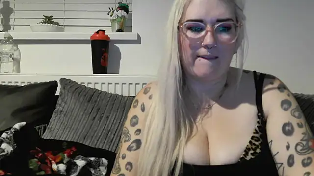 Sizzling Indie36 online show from October 3, 2025, 10:07 pm