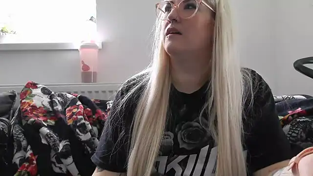 Sizzling Indie36 online show from October 9, 2025, 10:02 am