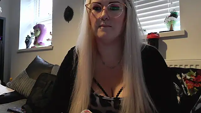 Sizzling Indie36 online show from October 13, 2025, 3:34 pm