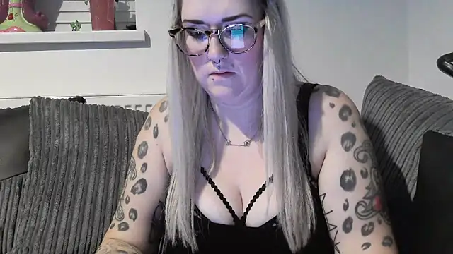 Sizzling Indie36 online show from November 15, 2025, 8:49 pm