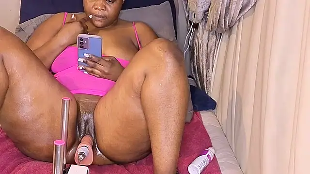 spicybootie online show from April 17, 2026, 11:02 am