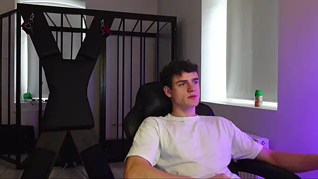 Brad Holloway online show from October 16, 2025, 12:39 pm