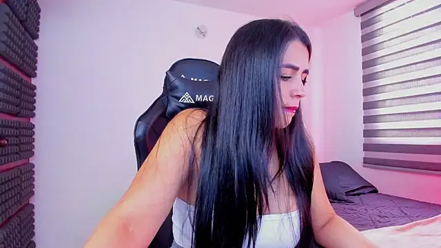 hannarusso online show from February 5, 2026, 10:03 pm