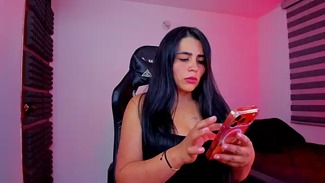 hannarusso online show from February 6, 2026, 11:52 pm