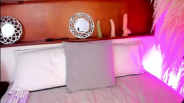 Eimmy bm online show from March 21, 2025, 9:23 pm