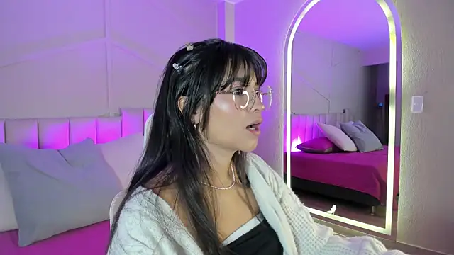 Eimmy bm online show from October 13, 2025, 7:03 pm