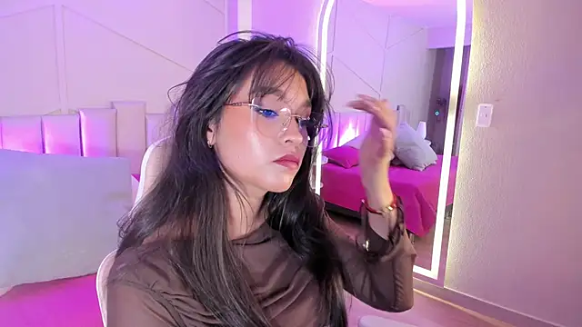 Eimmy bm online show from November 10, 2025, 7:24 pm