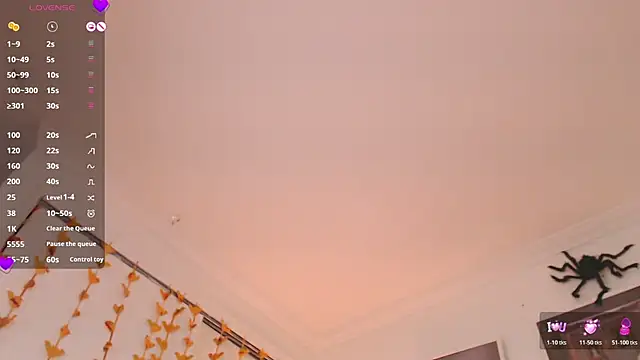 Valen ross  online show from October 31, 2025, 1:06 am