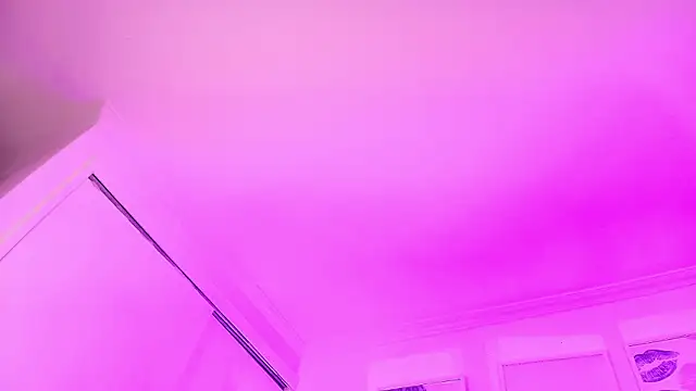 Valen ross  online show from February 6, 2026, 9:18 pm