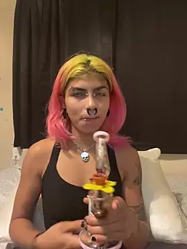 Snapshot of Harley_cams chatting on September 10, 2025, 12:43 am Harley cams online show from September 10, 2025, 12:43 am